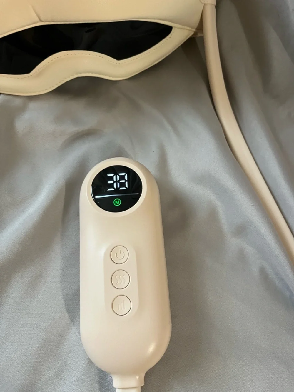 COPY: Cream Wireless Eye & Head Massager with Remote